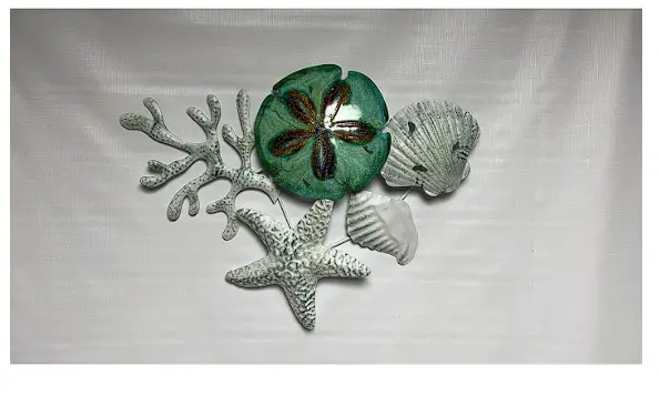 Coastal Seashell-Themed Wall Decor 1