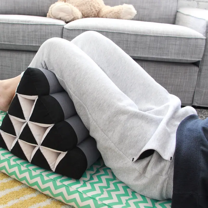 Ergonomic Floor Pillow For Relaxation – Triangle Backrest & Leg Rest, Blue Or Red 1