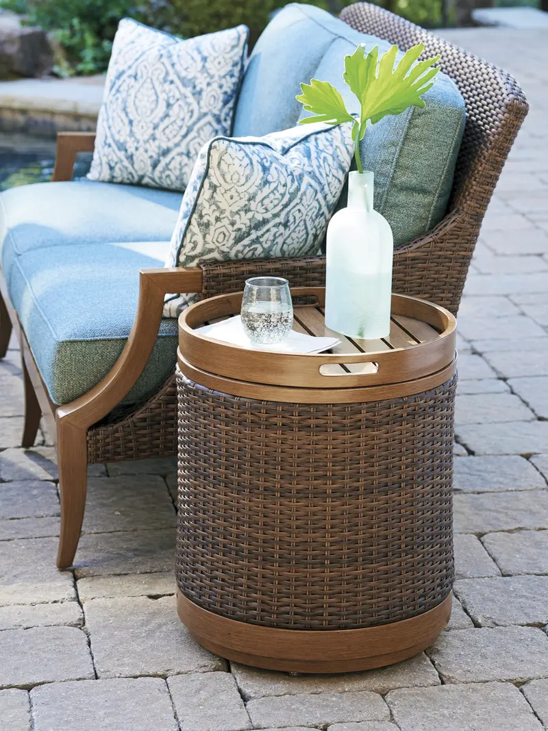 Harbor Isle Round Accent Table For Living Room 1