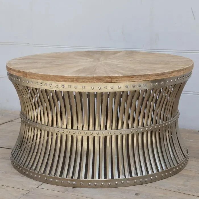 Inverted Iron-And-Wood Coffee Table – Dual-Material Statement Piece With Contrasting Texture 1