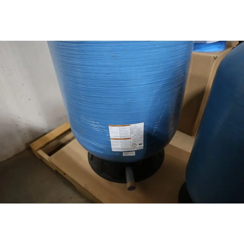 Romate 60-Gallon Composite Ro Storage Tank With Bladder — 24" X 41.5", 1.25" Npt Ports 2