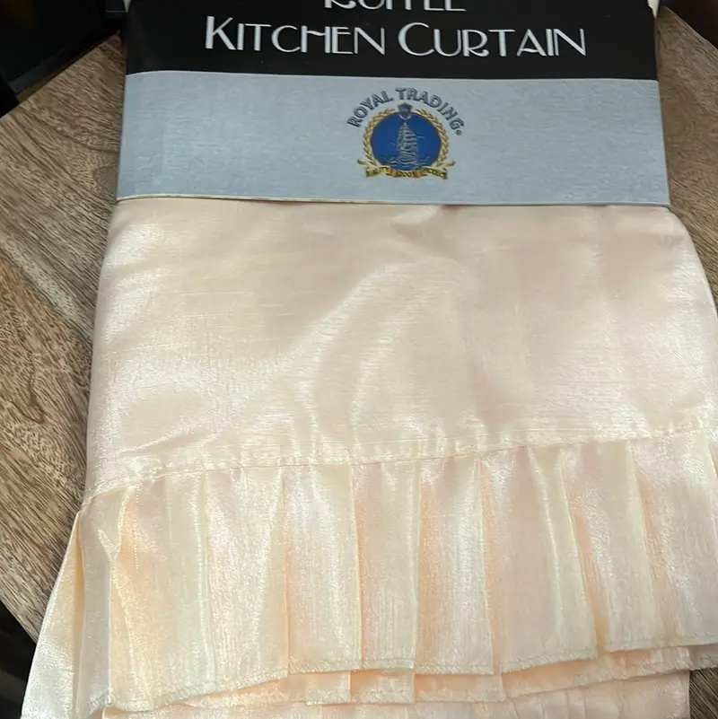 Ruffle-Trimmed Kitchen Curtain Panel 1