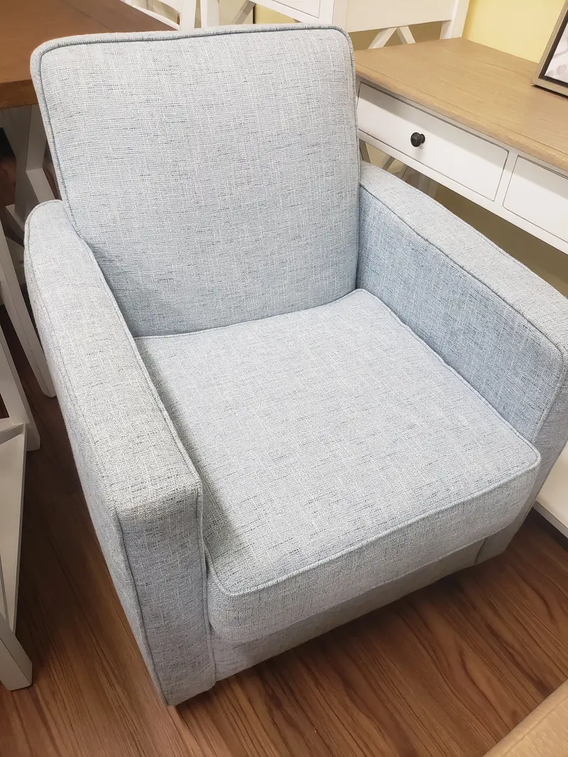 Standard Furniture Swivel Task Chair 1